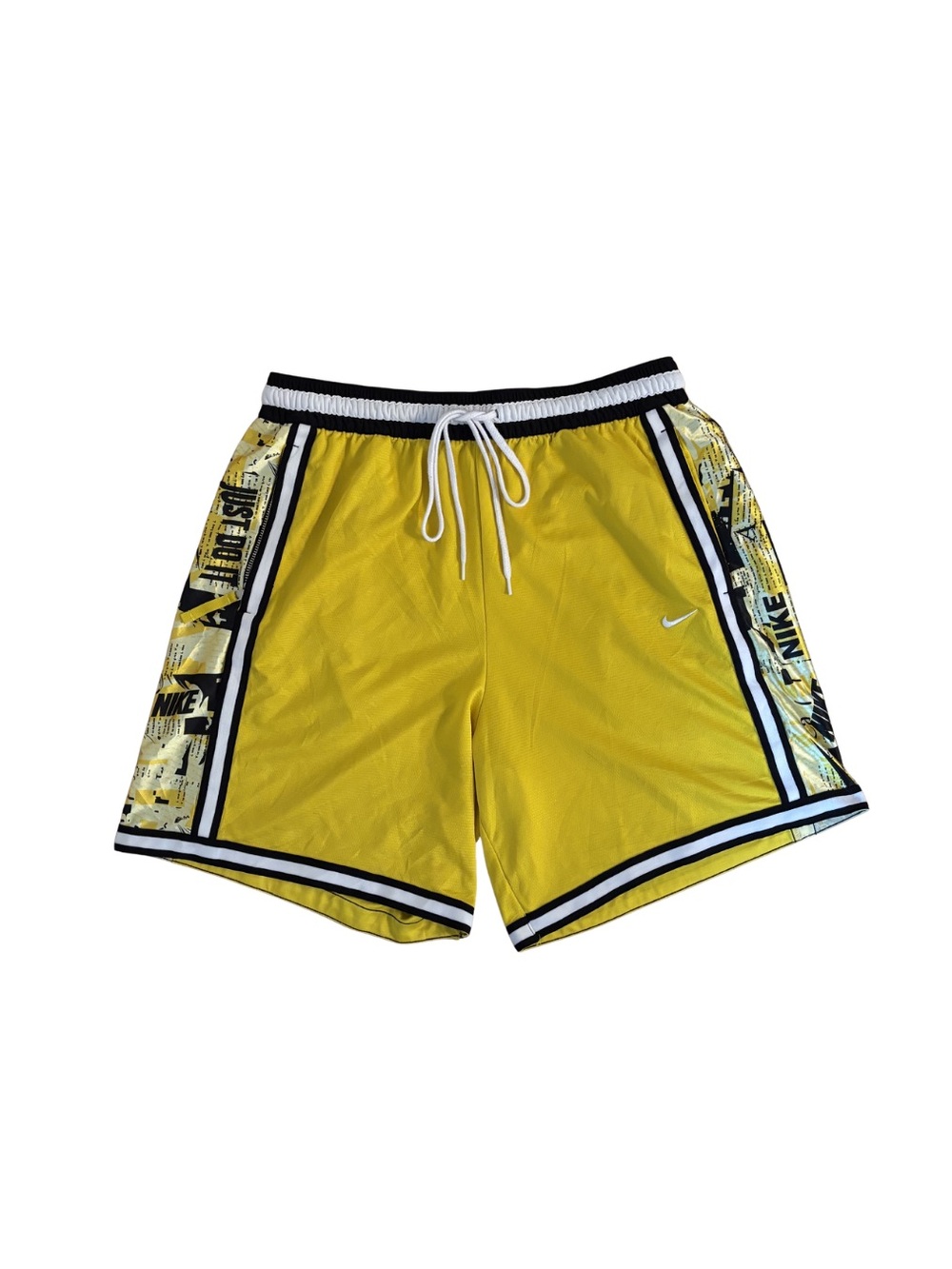 2000´s Nike Yellow Basketball Shorts with Graphic Side Panels